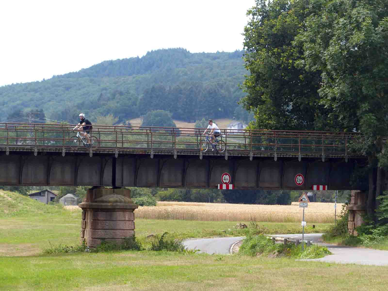 auf der Brücke beginnt der Glan-Blies-Radweg